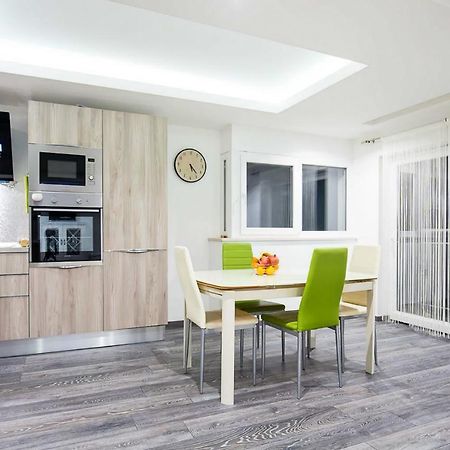 Apartments Villa Sofia Црвени-Врх Экстерьер фото