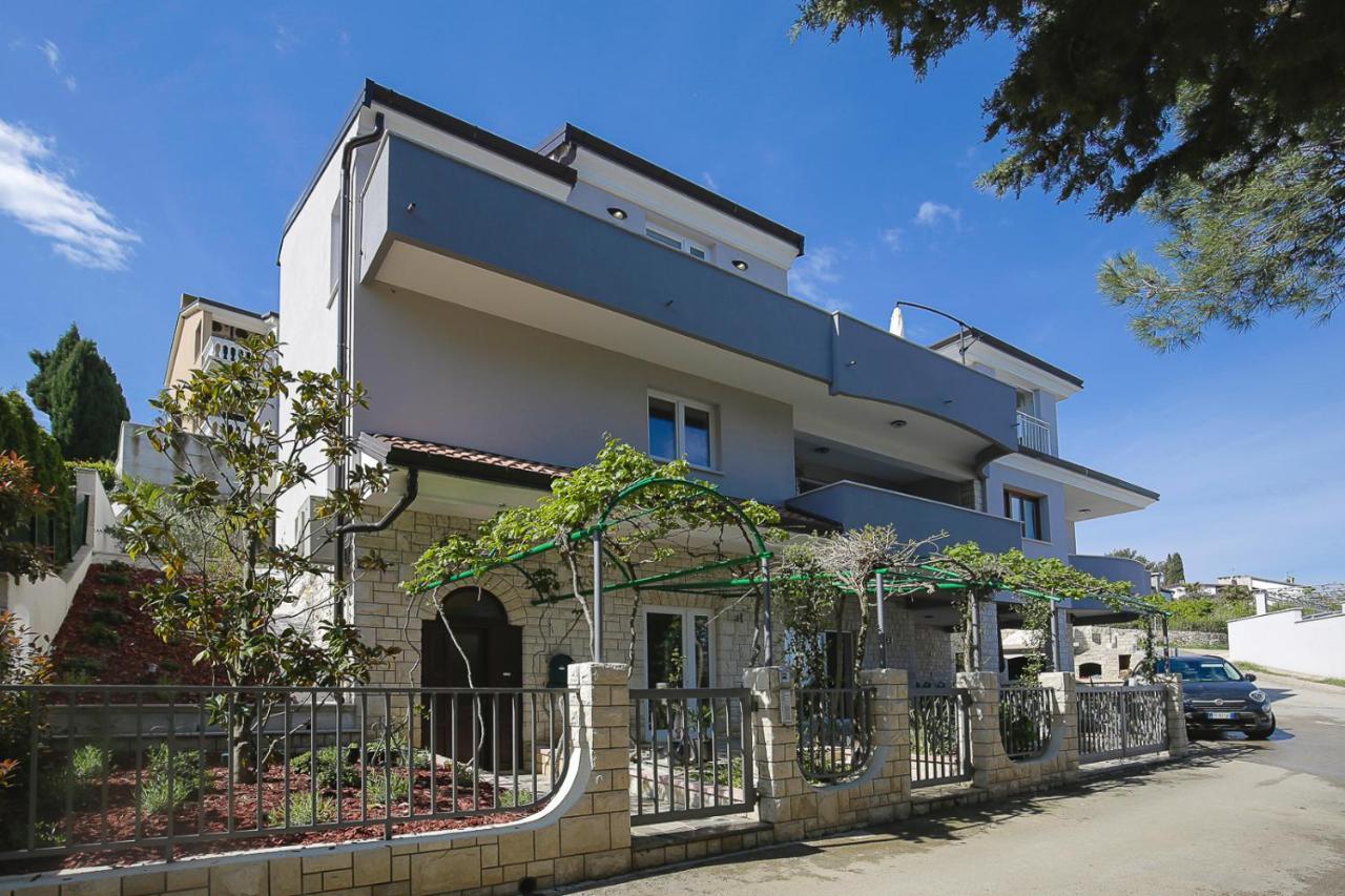 Apartments Villa Sofia Црвени-Врх Экстерьер фото
